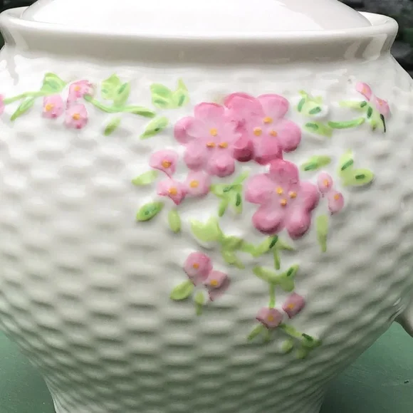 Vintage 1985 Teleflora Teapot Basketweave Floral Design EUC - Picture 3 of 13